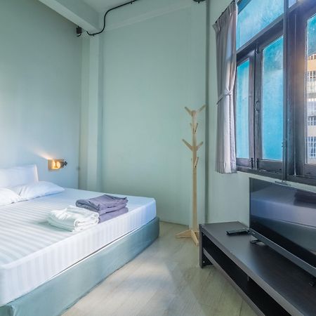 Bunny Burrow Hostel Бангкок Екстер'єр фото