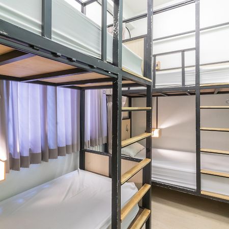 Bunny Burrow Hostel Бангкок Екстер'єр фото