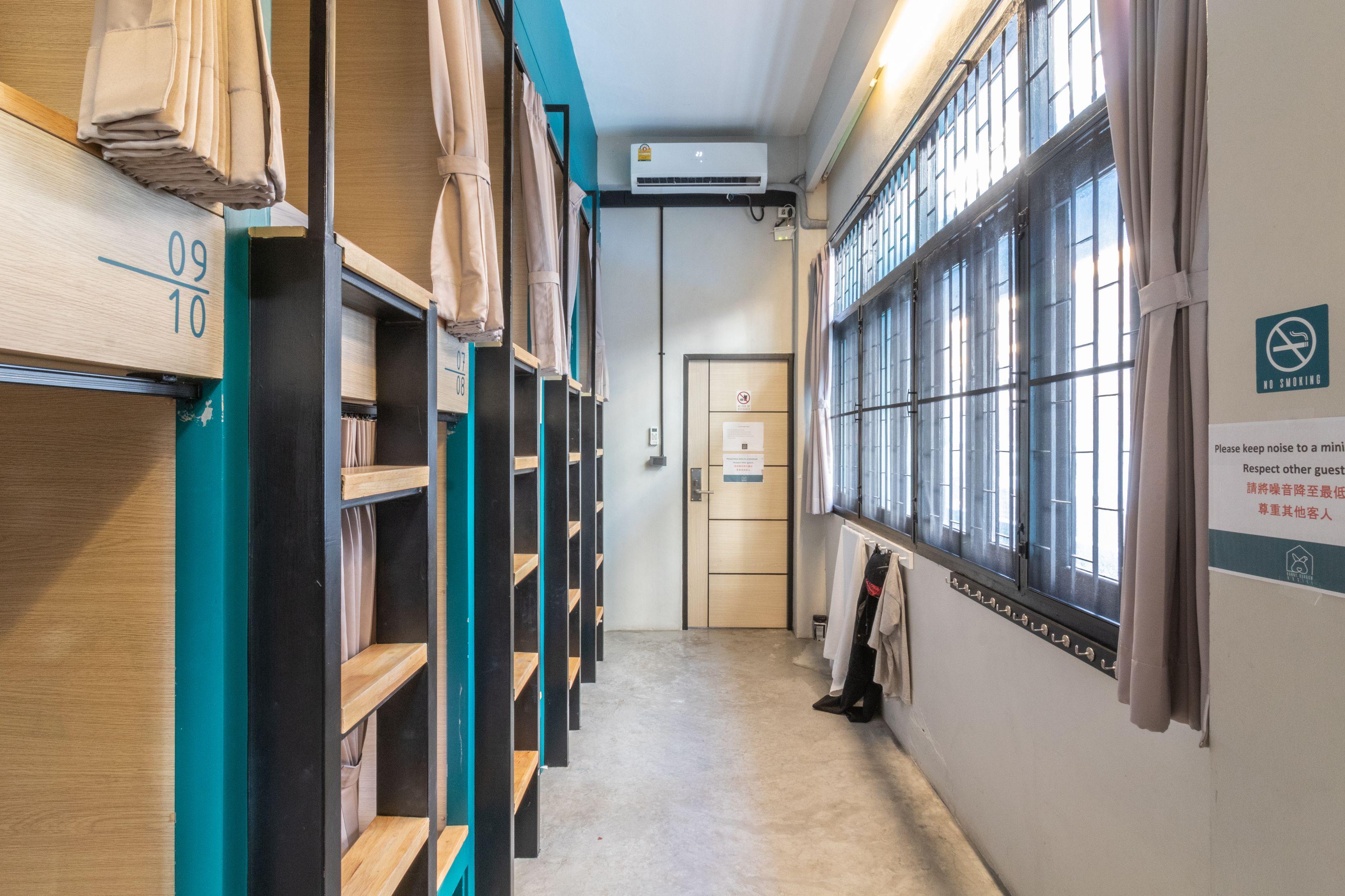 Bunny Burrow Hostel Бангкок Екстер'єр фото