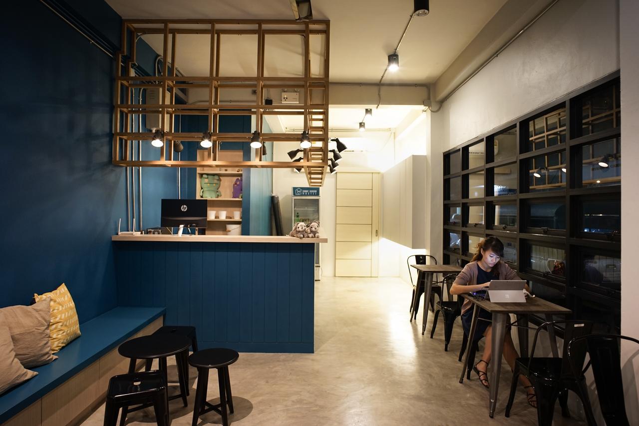 Bunny Burrow Hostel Бангкок Екстер'єр фото