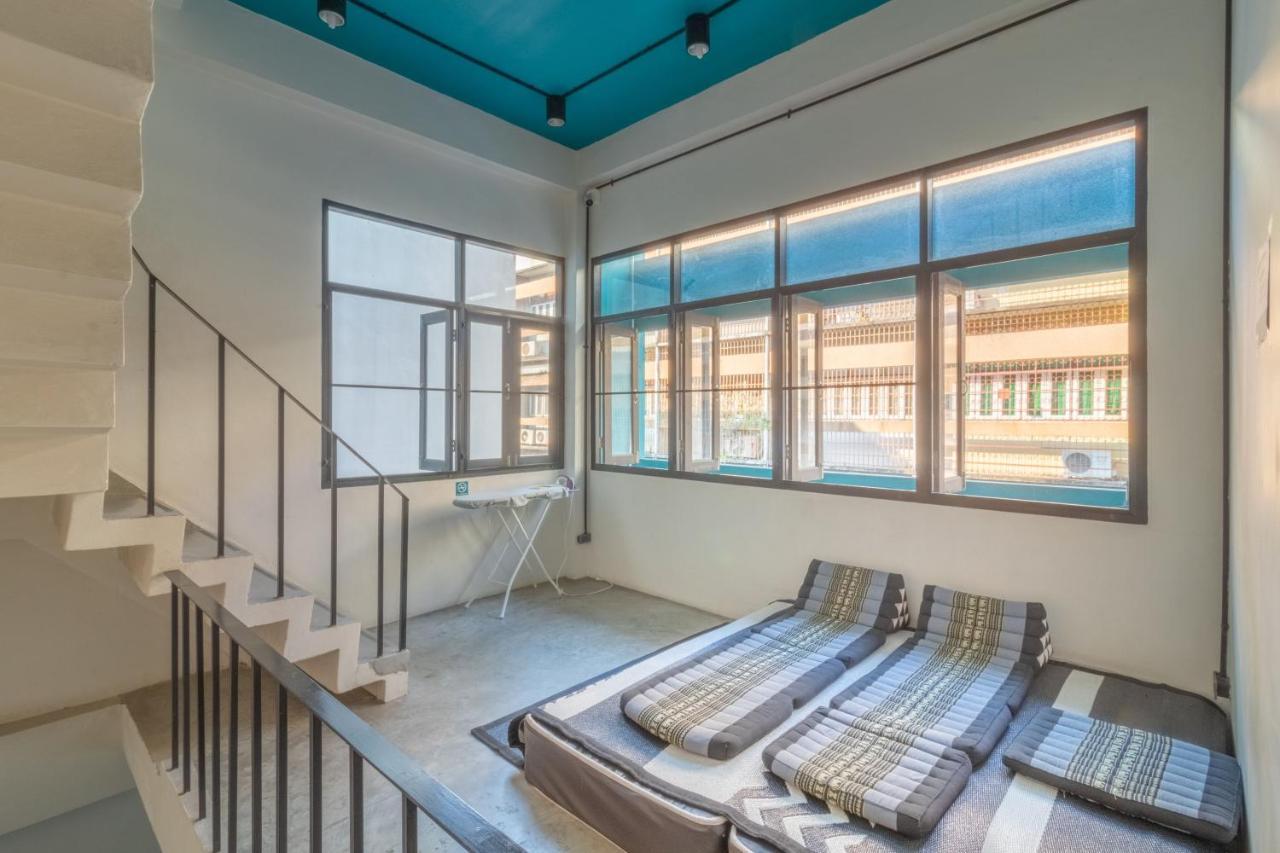 Bunny Burrow Hostel Бангкок Екстер'єр фото